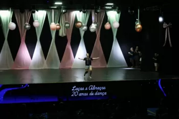 XX Espetáculo de Dança - Entre Laços e Abraços