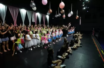 XX Espetáculo de Dança - Entre Laços e Abraços