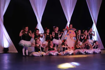 Essência - XV Espetáculo Dance One Dores Cia. de Dança