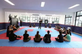 Aula de Defesa Pessoal Feminina