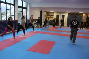Aula de Defesa Pessoal Feminina