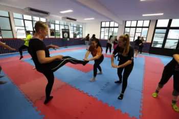 Aula de Defesa Pessoal Feminina
