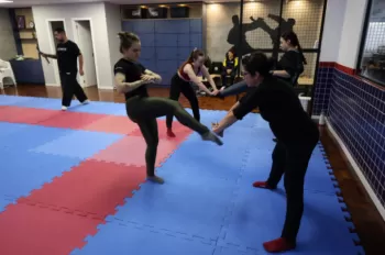 Aula de Defesa Pessoal Feminina