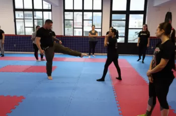 Aula de Defesa Pessoal Feminina