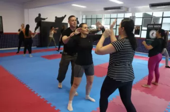 Aula de Defesa Pessoal Feminina