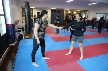 Aula de Defesa Pessoal Feminina