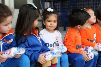 Pais são homenageados pelos alunos da Escola Doritos