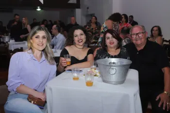 Embalos de Sábado à Noite