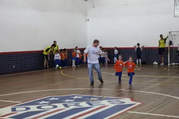 Pais são homenageados pelos alunos da Escola Doritos