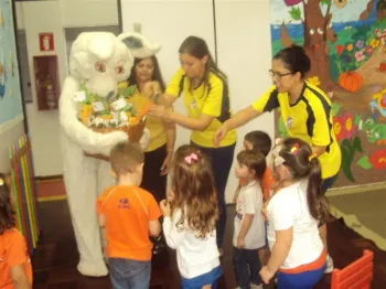 Chegada do Coelho na Escola Doritos