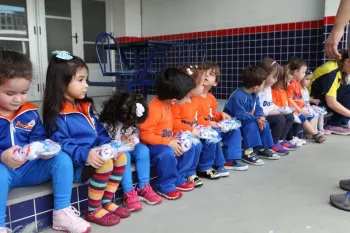Pais são homenageados pelos alunos da Escola Doritos