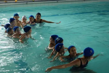 Atividades na piscina e recreativas no Verão Doritos