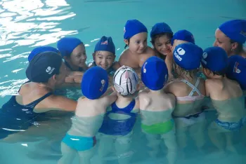 Atividades na piscina e recreativas no Verão Doritos