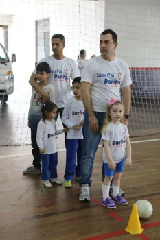 Pais são homenageados pelos alunos da Escola Doritos