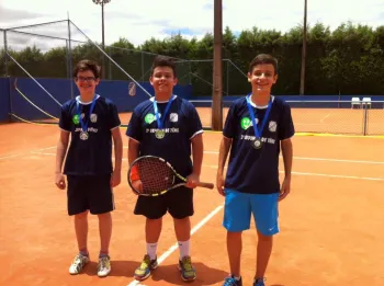 No centro: Campeão: Rodolfo Lima da Silva / À esquerda: Vice-campeão: Pietro Guerra / À direita: 3º lugar:Leonardo Pereira