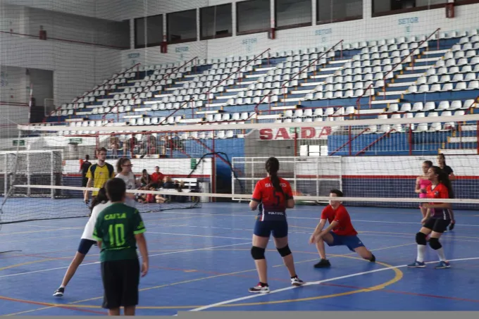 Projeto Verão 2019 - Aulas de Voleibol