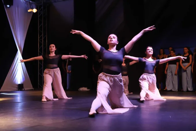 Essência - XV Espetáculo Dance One Dores Cia. de Dança