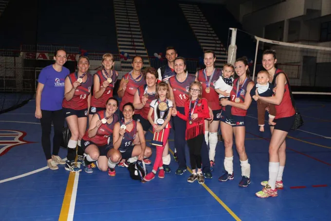 Meninas do Dores conquistam a Copa Master de Voleibol Feminino