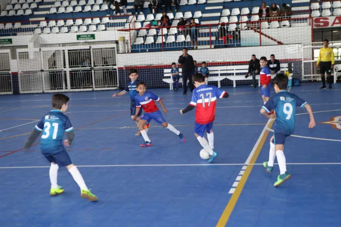 C.R. Dores conquista 5 vitórias em 6 jogos no Dores/Pampeiro/Eny de Futsal