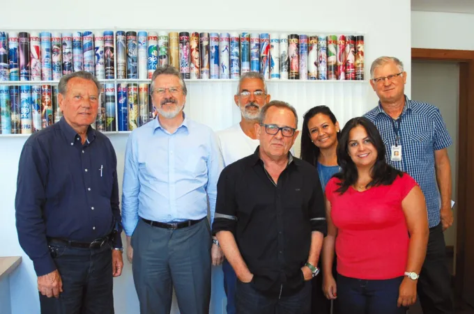 Da esquerda para a direita: Ademir Pozzobon, Ricardo Gehling, Geraldo Ache, Eládio da Cunha, Linda Lopes, Núbia Lacerda e Carlos Londero.