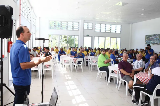 A primeira refeição na nova casa