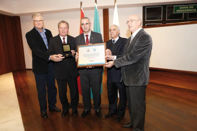 Assembleia Legislativa Estadual homenageia Dores