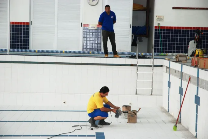 Limpeza das piscinas térmicas