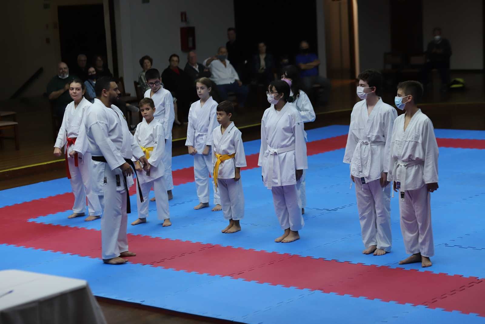 Exame de Faixa - Karate Dores